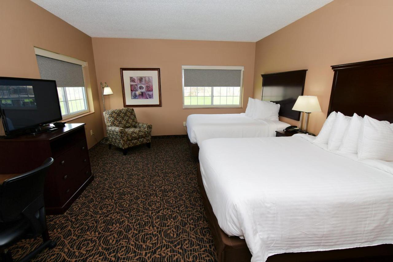 Cobblestone Inn & Suites - Denison | Majestic Hills エクステリア 写真
