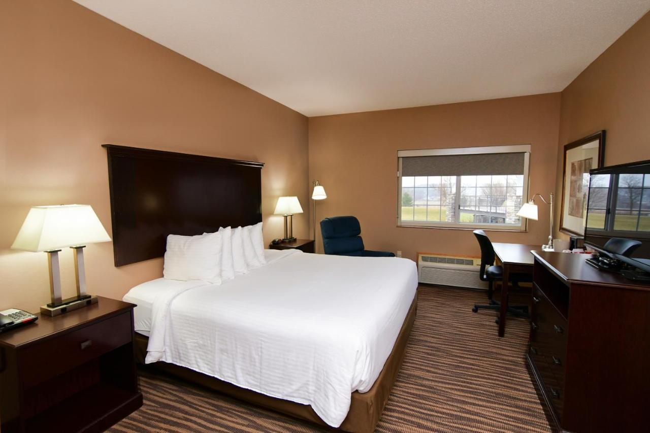 Cobblestone Inn & Suites - Denison | Majestic Hills エクステリア 写真