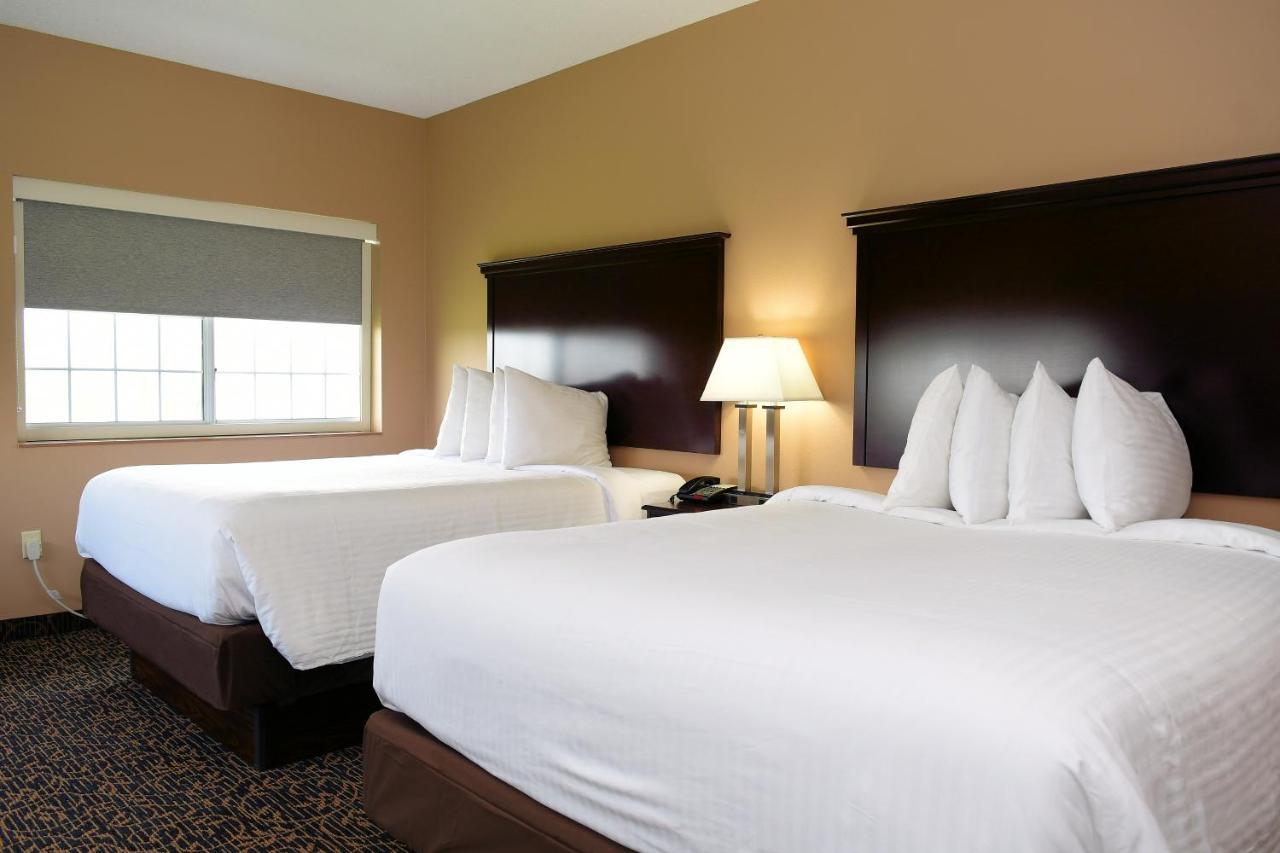 Cobblestone Inn & Suites - Denison | Majestic Hills エクステリア 写真