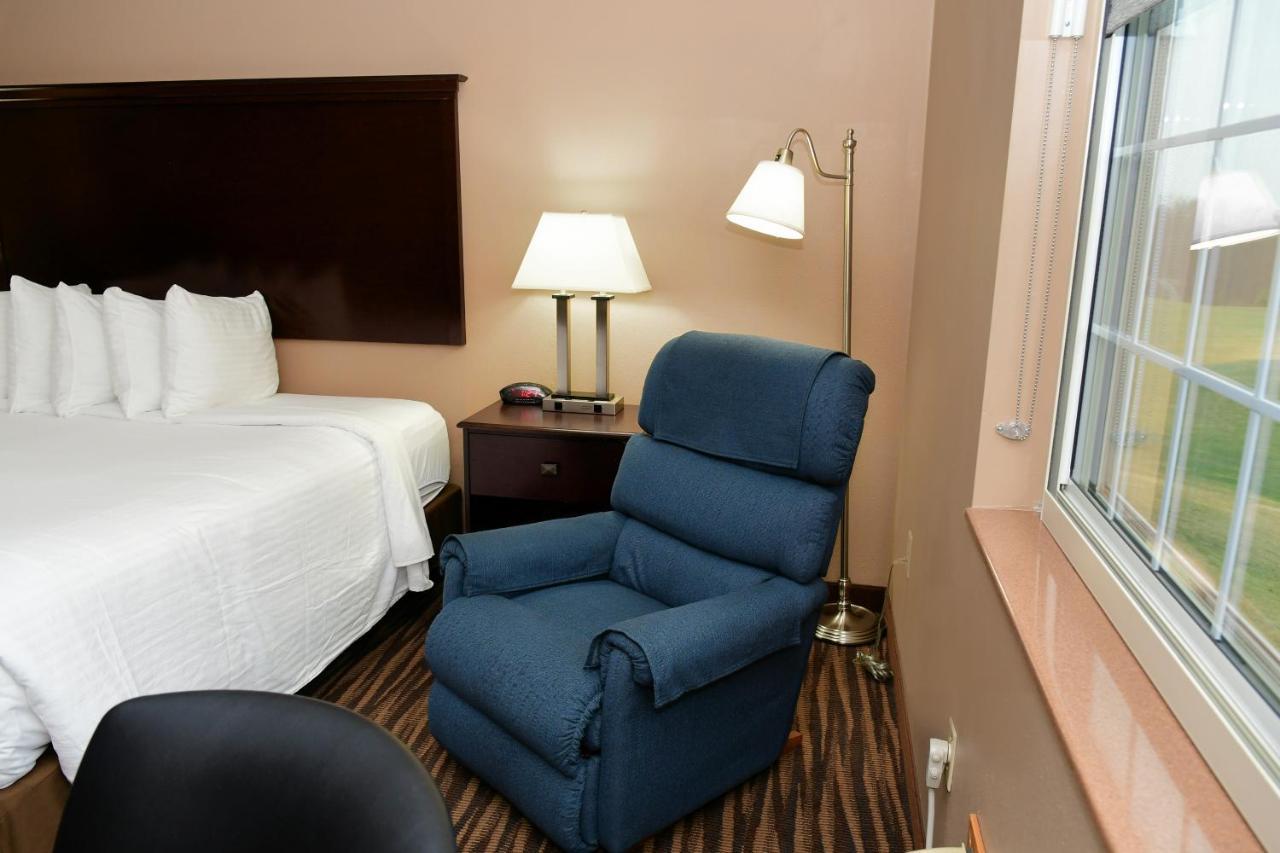 Cobblestone Inn & Suites - Denison | Majestic Hills エクステリア 写真