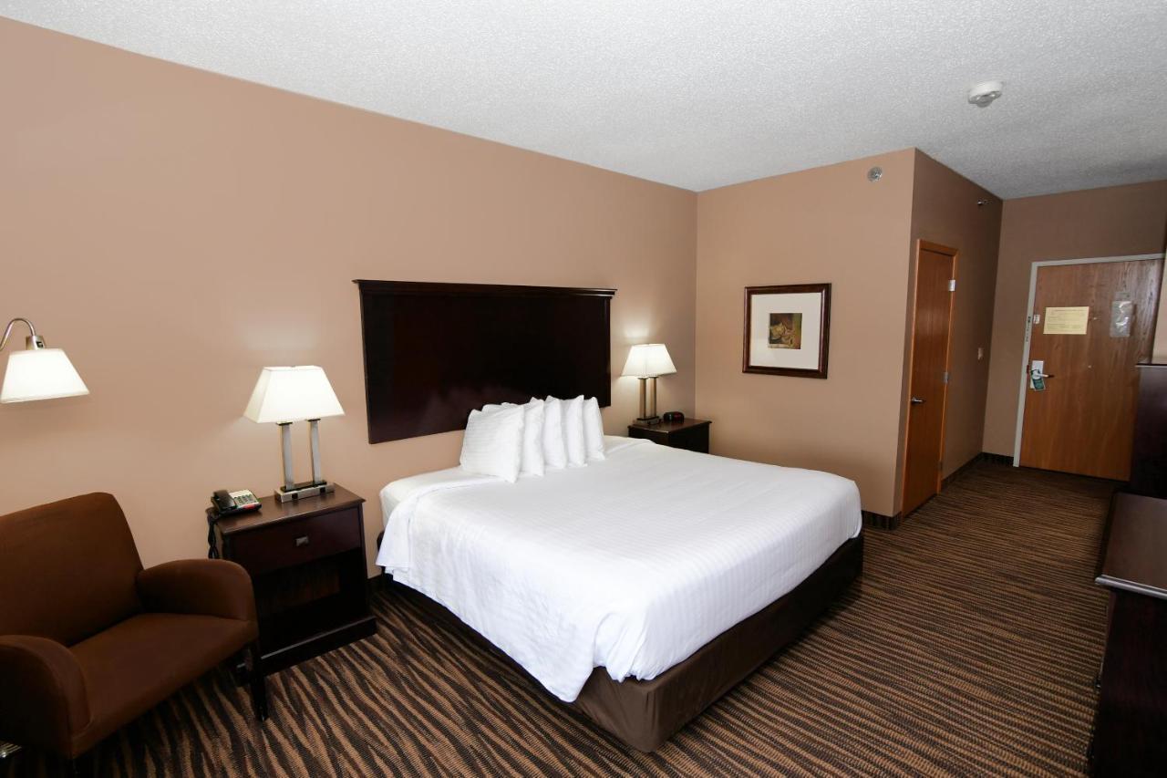 Cobblestone Inn & Suites - Denison | Majestic Hills エクステリア 写真
