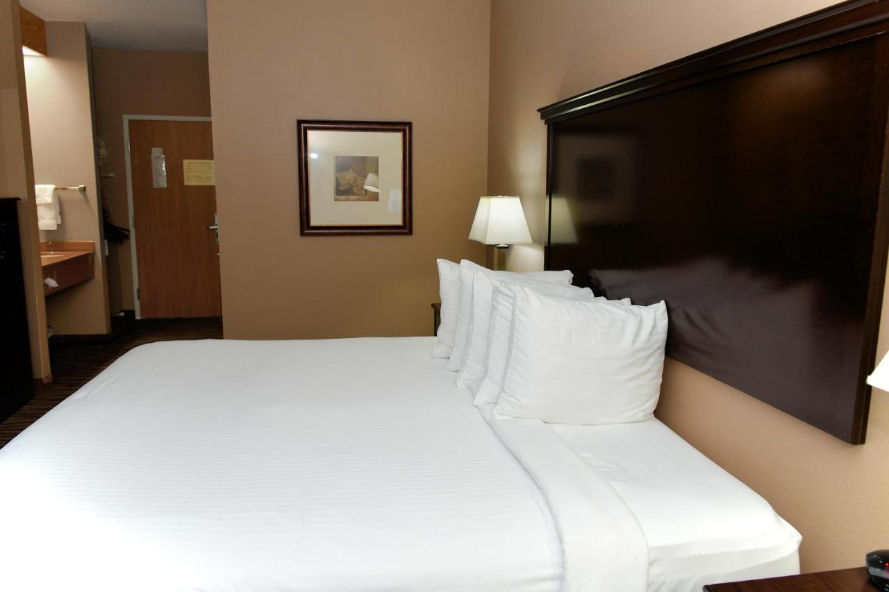 Cobblestone Inn & Suites - Denison | Majestic Hills エクステリア 写真