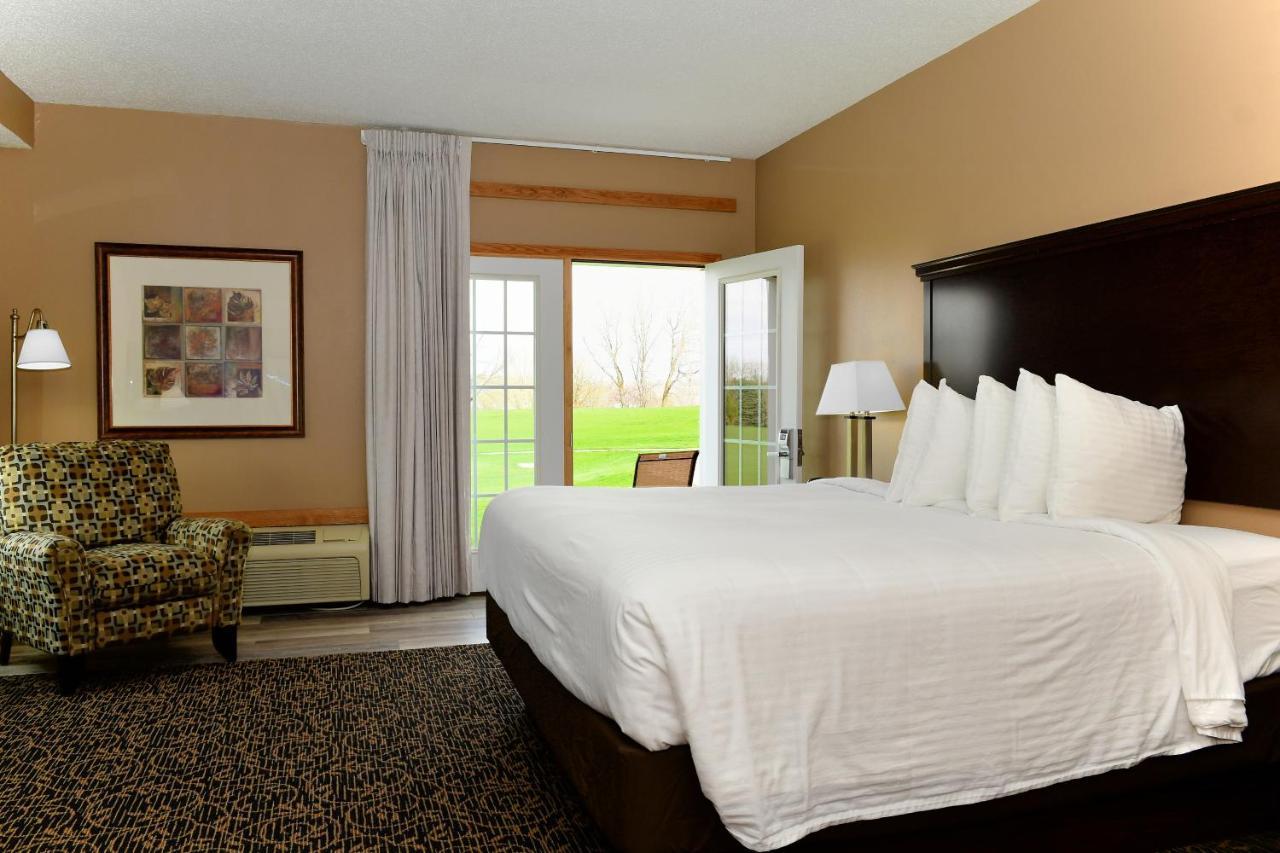 Cobblestone Inn & Suites - Denison | Majestic Hills エクステリア 写真