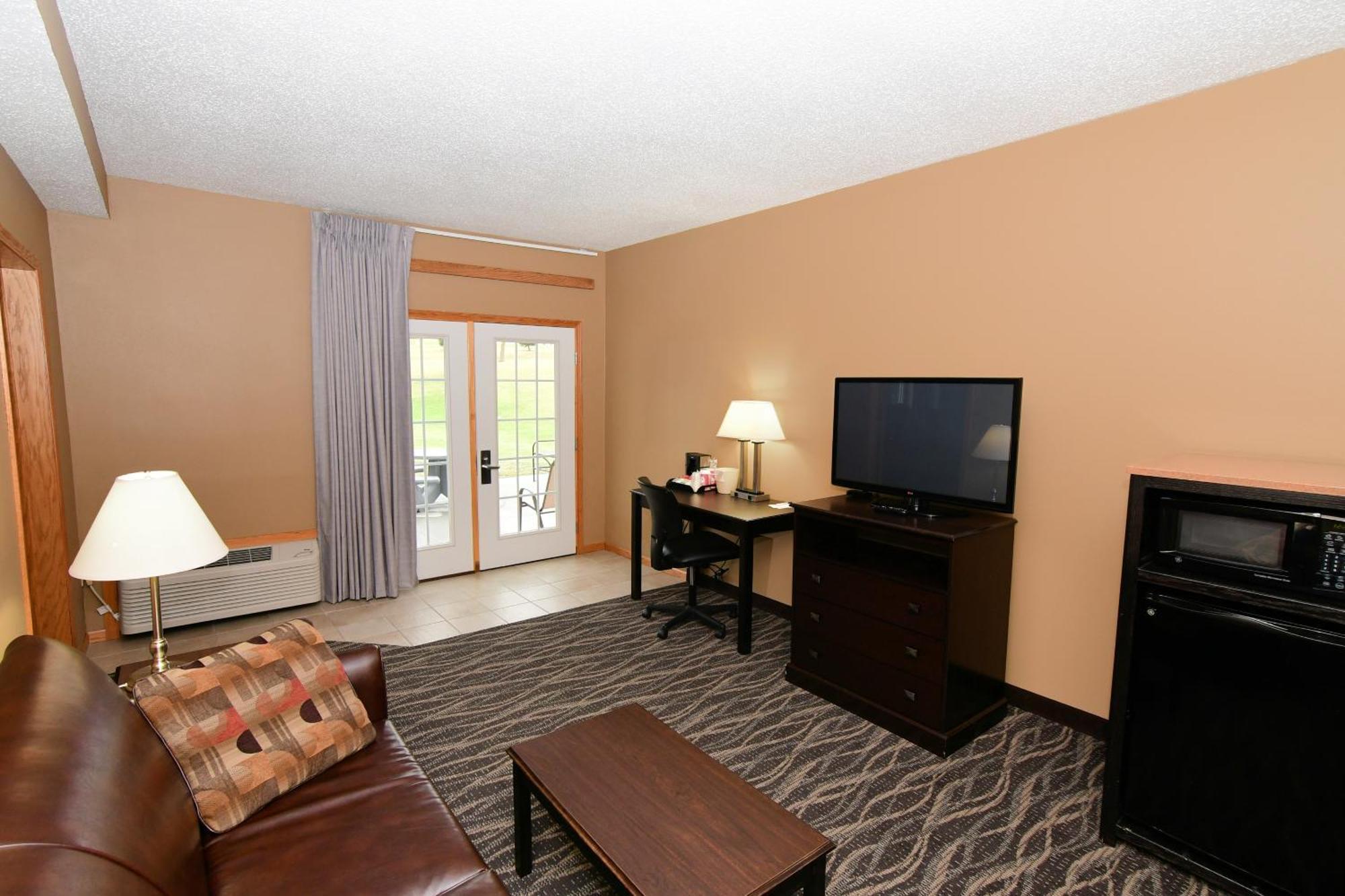 Cobblestone Inn & Suites - Denison | Majestic Hills エクステリア 写真