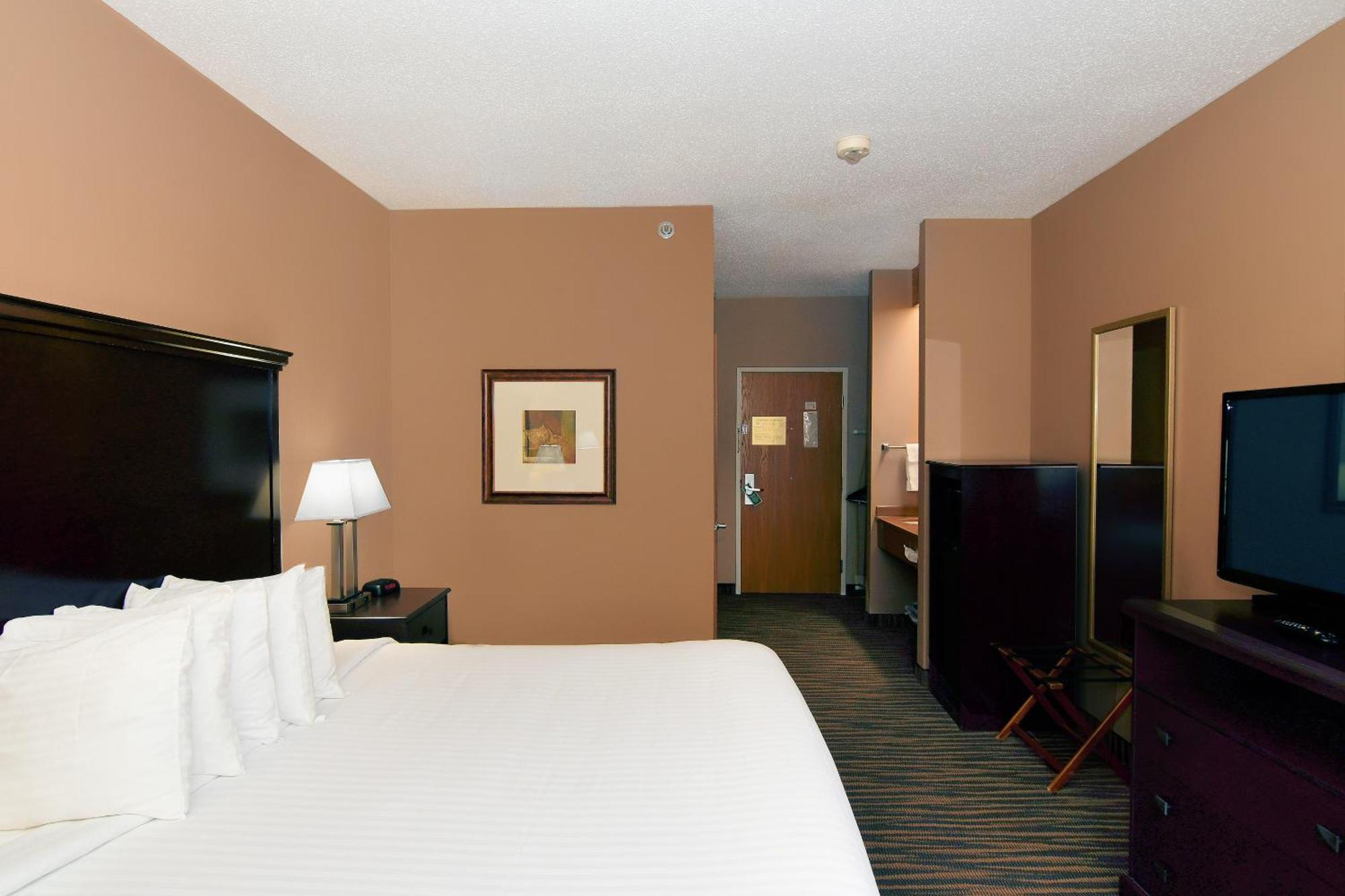 Cobblestone Inn & Suites - Denison | Majestic Hills エクステリア 写真