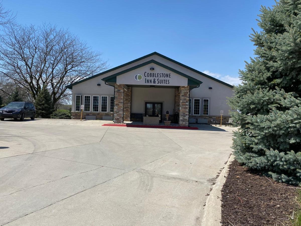 Cobblestone Inn & Suites - Denison | Majestic Hills エクステリア 写真